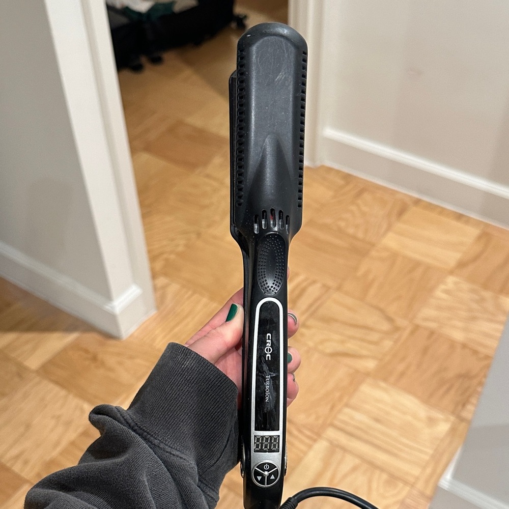 Croc Black Hair Straightener
